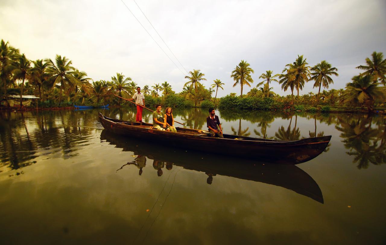 Munroe Island * Mundrothuruth